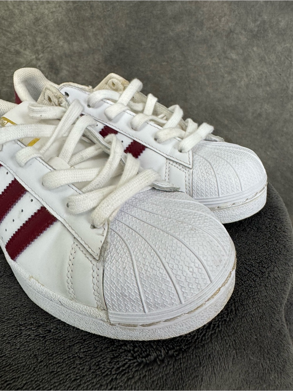 Adidas Superstar White Burgundy Gold Shell-Toe Sneakers Size 6 - Picture 6 of 9